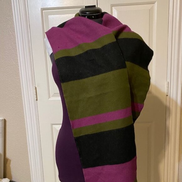 Burberry striped scarf. Merino Wool and Cashmere. nwot - Picture 1 of 4